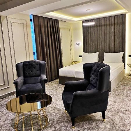 Hotel Boutique Bristol Sarajevo Bagian luar foto