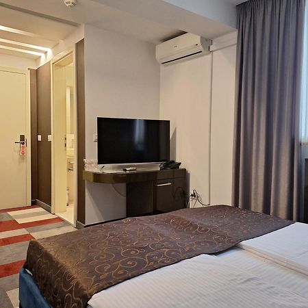 Hotel Boutique Bristol Sarajevo Bagian luar foto