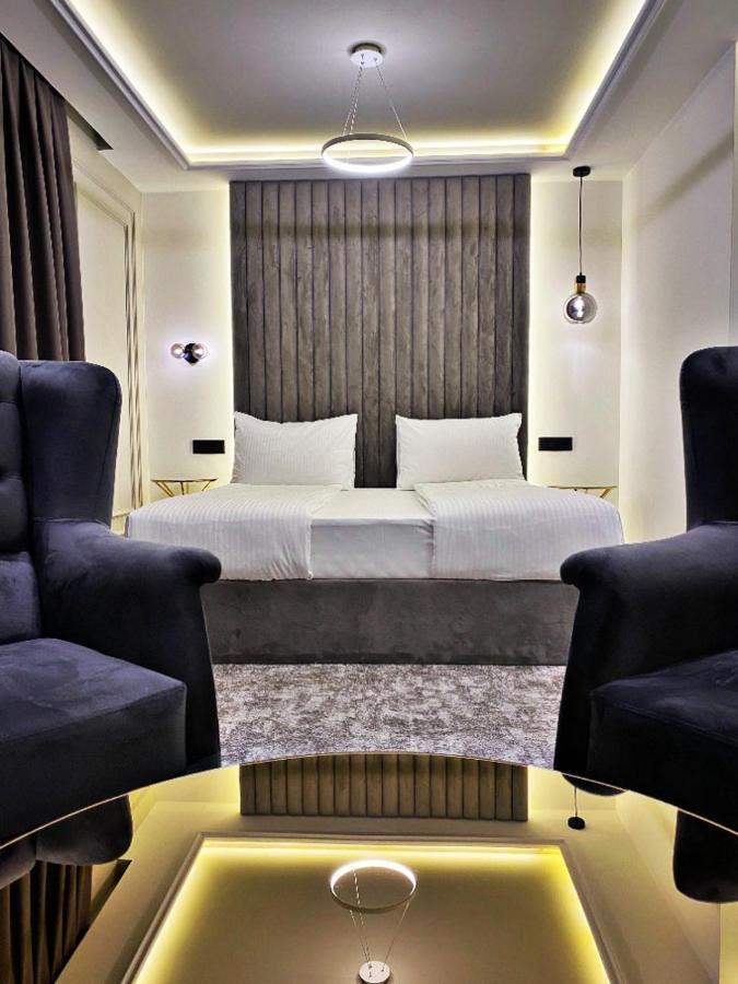 Hotel Boutique Bristol Sarajevo Bagian luar foto