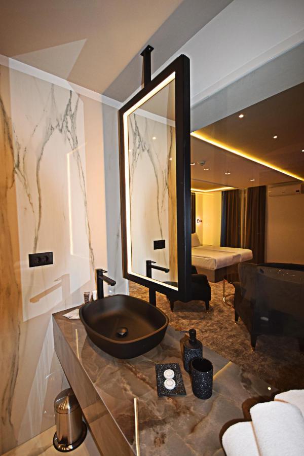 Hotel Boutique Bristol Sarajevo Bagian luar foto