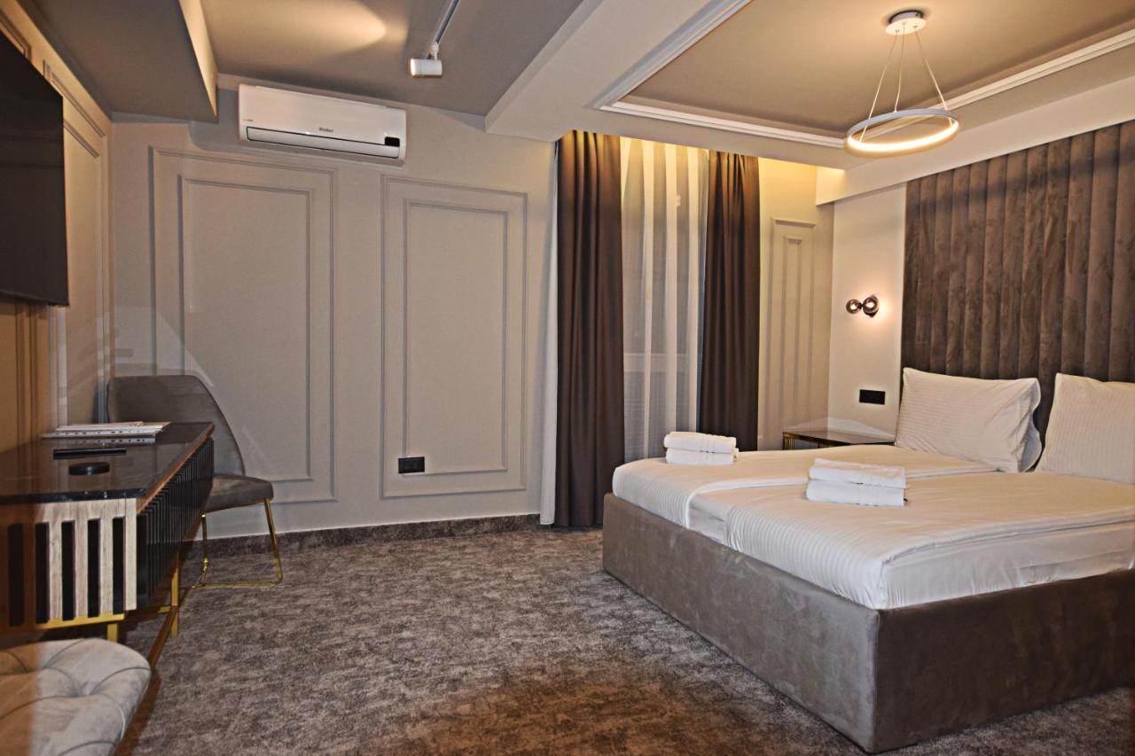 Hotel Boutique Bristol Sarajevo Bagian luar foto