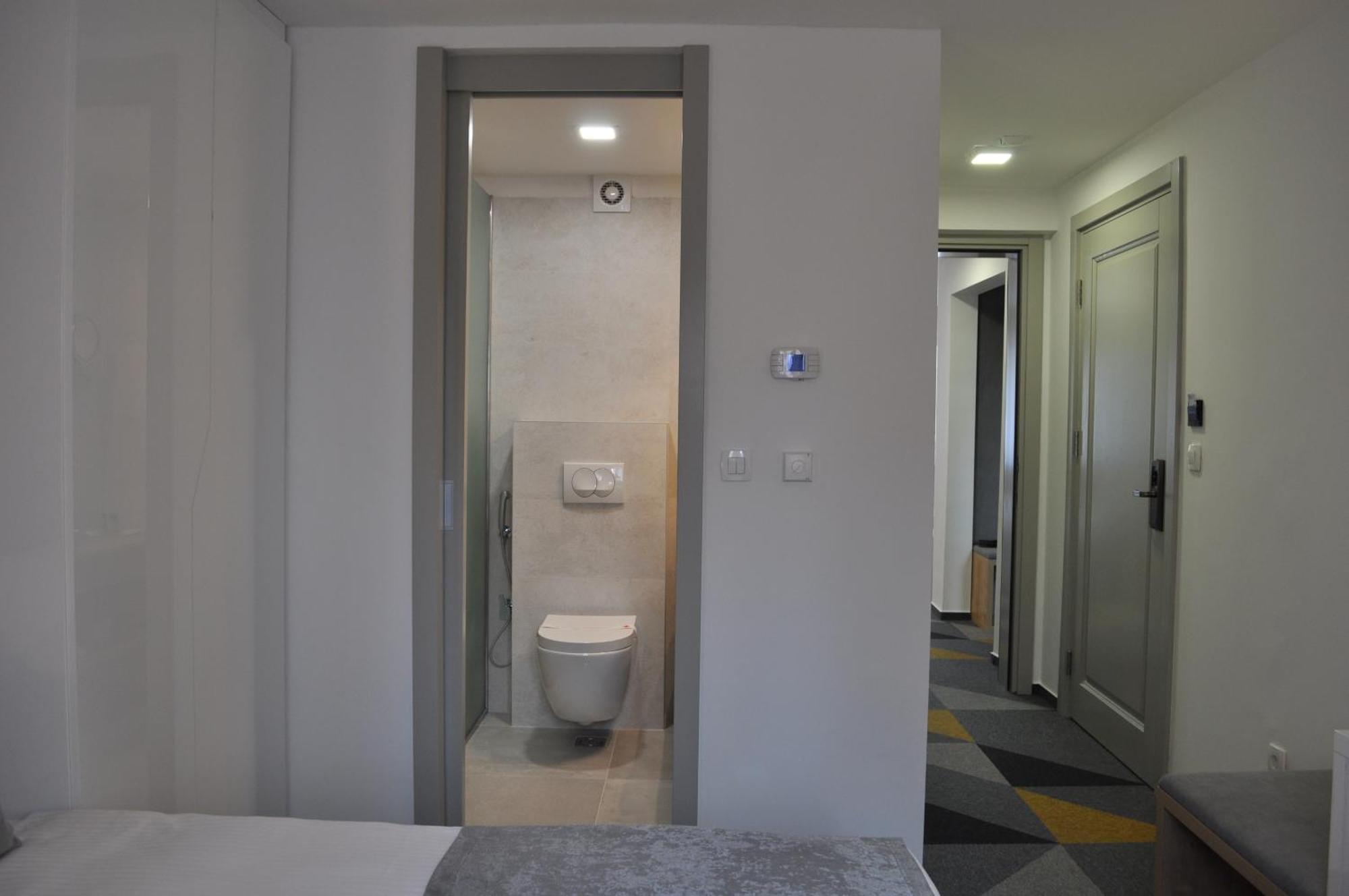 Hotel Boutique Bristol Sarajevo Bagian luar foto