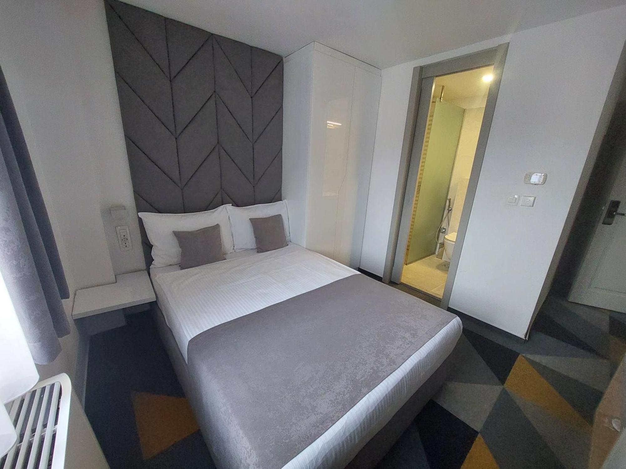 Hotel Boutique Bristol Sarajevo Bagian luar foto