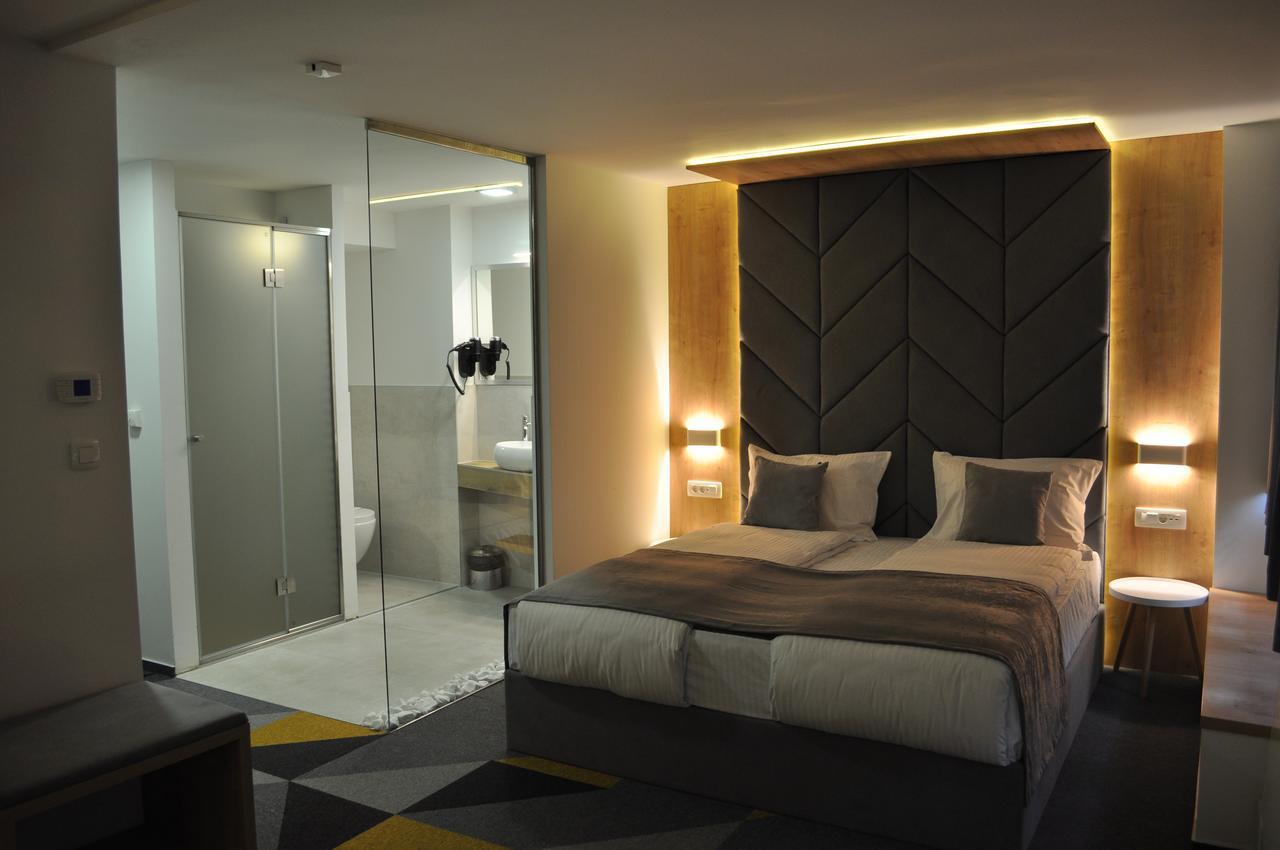 Hotel Boutique Bristol Sarajevo Bagian luar foto
