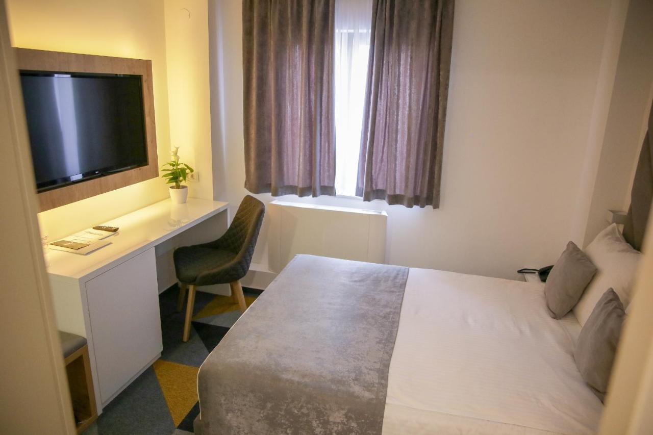 Hotel Boutique Bristol Sarajevo Bagian luar foto